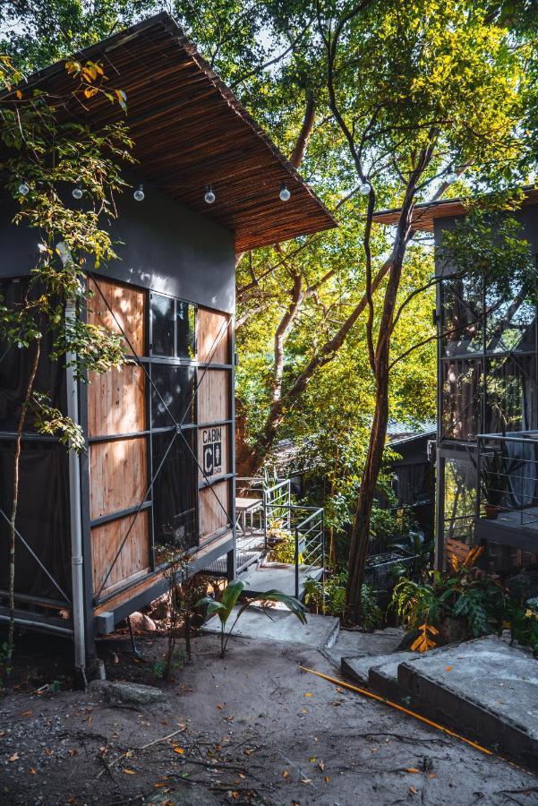 Warehouse Hostel Ko Tao Buitenkant foto